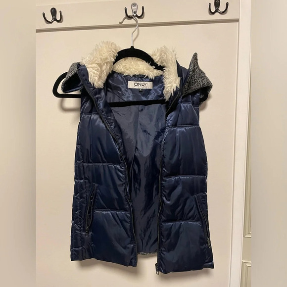 ONLY small navy tweed vest - Picture 1 of 3